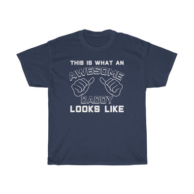 Best Daddy Gifts: "This Is What An Awesome Daddy Looks Like" Father's Day Mens T-Shirt