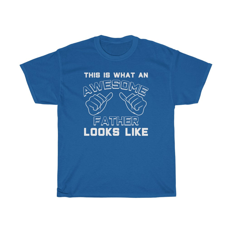 Best Father Gifts: "This Is What An Awesome Father Looks Like" Father's Day Mens T-Shirt